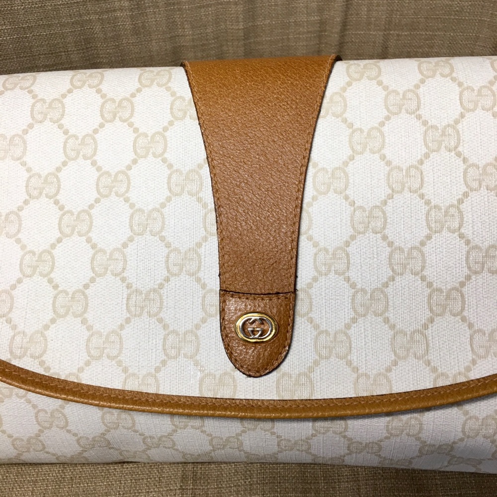 Authentic Gucci white monogram coated canvas crossbody bag - Picture 4 of 16